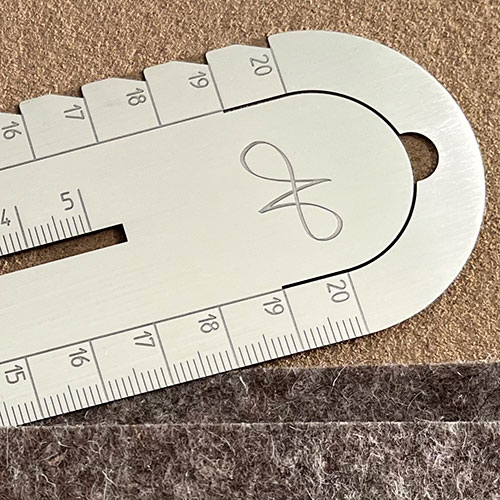 Skala auf dem Handmaß aus Edelstahl Skala Handmaß aus Edelstahl